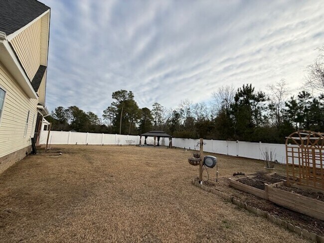 Building Photo - Welcome to Southwest Plantation