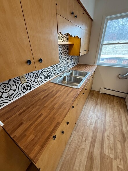 Building Photo - 73 Furnace St