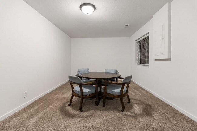 Building Photo - 3 bed, 2 bath home built in 2023