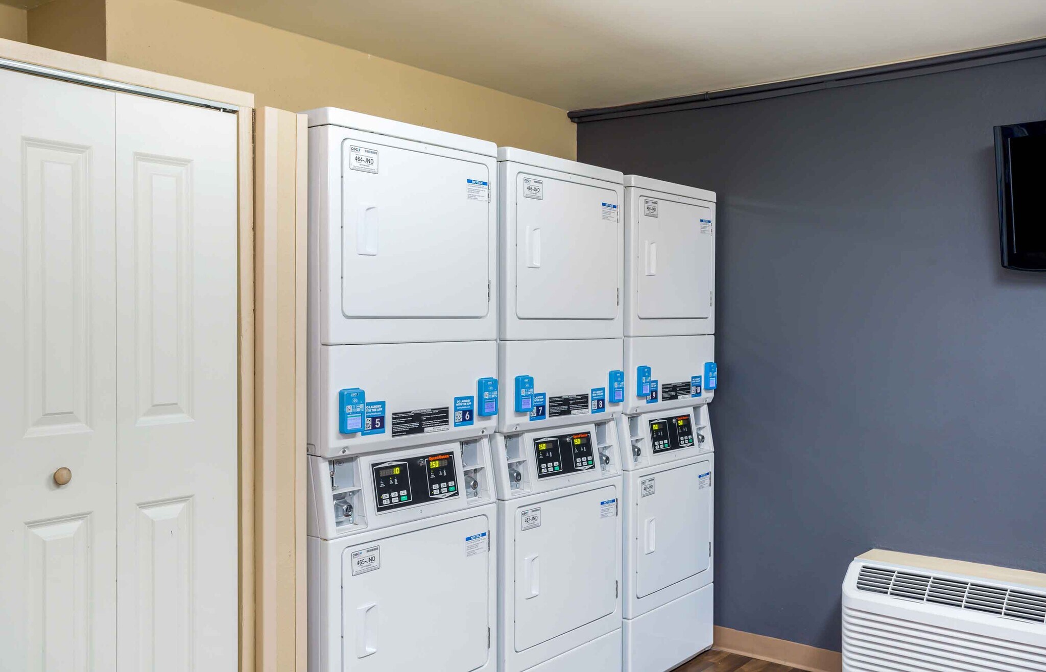 Building Photo - Furnished Studio-New York City - LaGuardia Airport