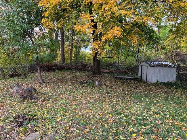 Building Photo - Recently Remodeled Home Close to Medical M...