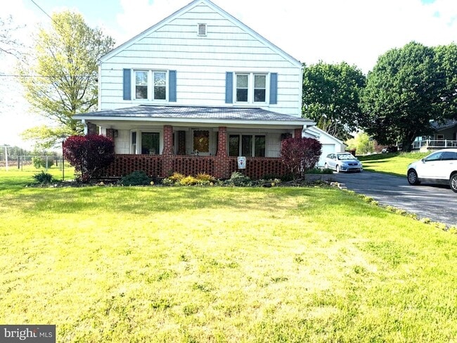 Building Photo - 10899 Fish and Game Rd