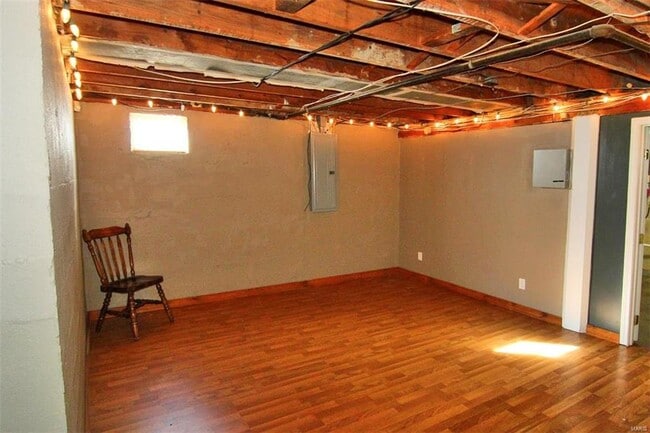 Building Photo - 221 Henderson St