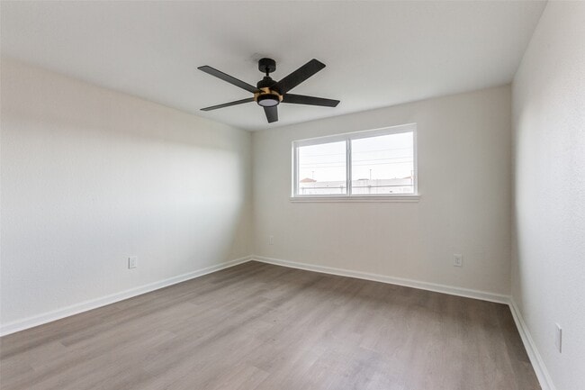 Building Photo - 1424 Stagecoach Dr