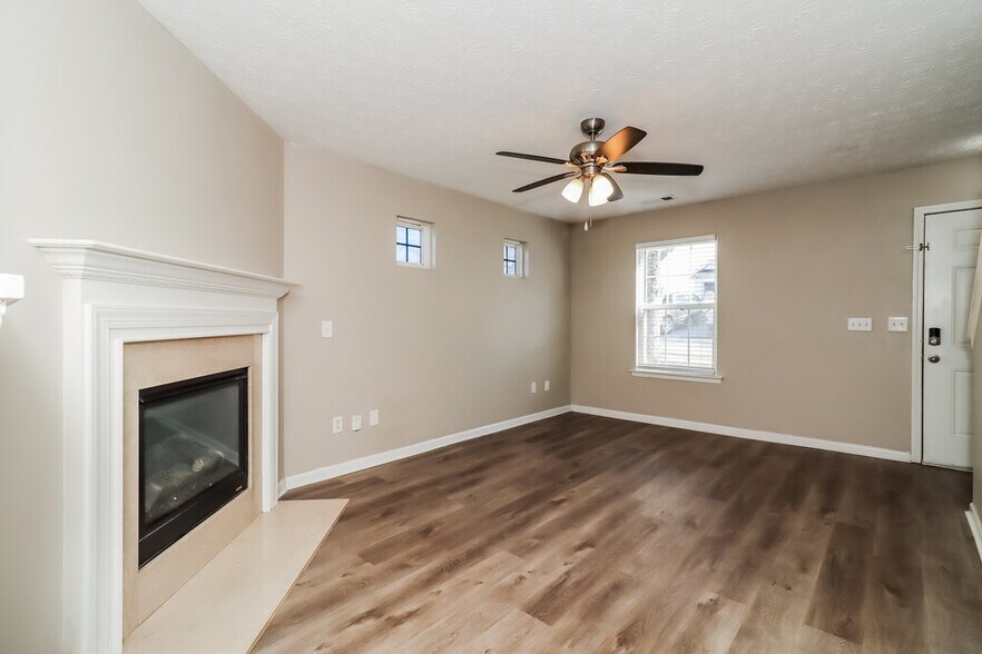 Building Photo - 248 Silver Ridge Dr