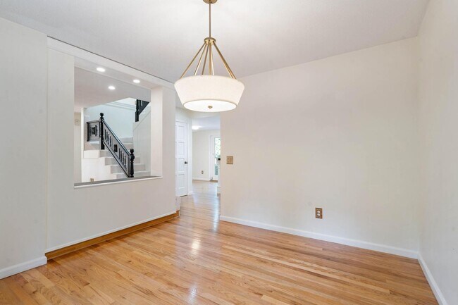 Building Photo - 13745 Cameo Ct