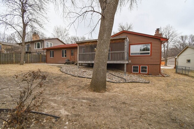 Building Photo - 3305 E 33rd St