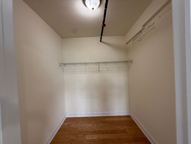 Building Photo - 883 Broadway