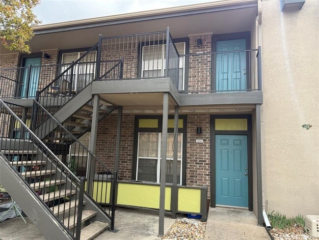 Building Photo - 7685 Northcross Dr