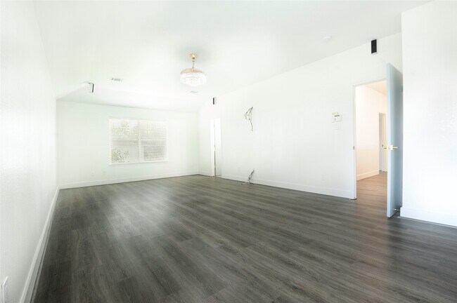 Building Photo - 9507 Flying Eagle Ct