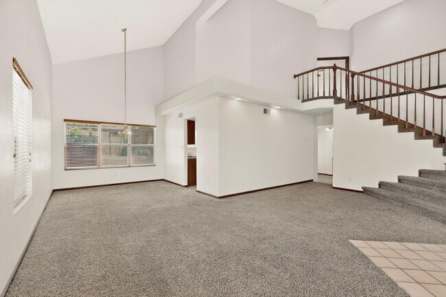 Building Photo - 8908 Henriette Wyeth Dr NE