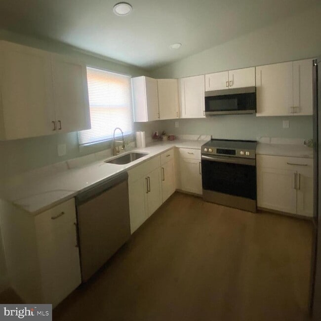 Building Photo - 4426 Cub Run Rd