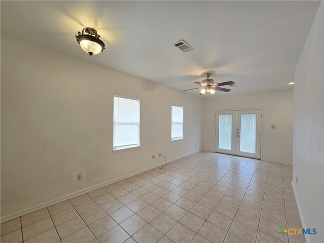 Building Photo - 1401 W Ave B