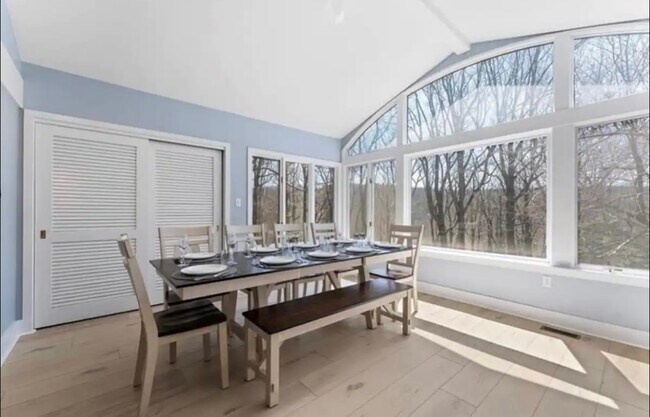 Building Photo - 315 Goldfinch Pl