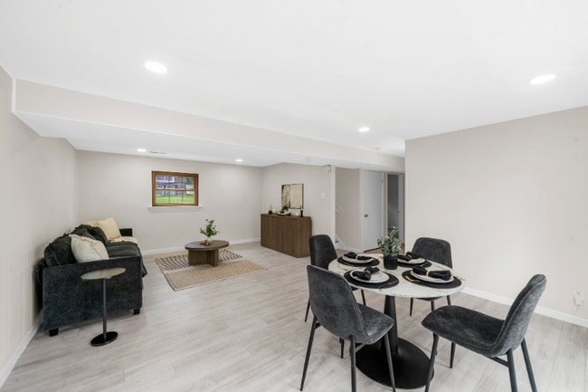 Building Photo - 383 Messina Dr