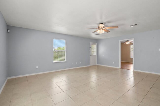 Building Photo - 1631 Quail Run