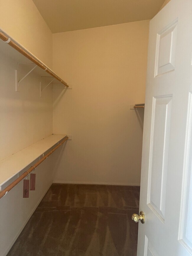 Building Photo - 2246 Sisley Pl
