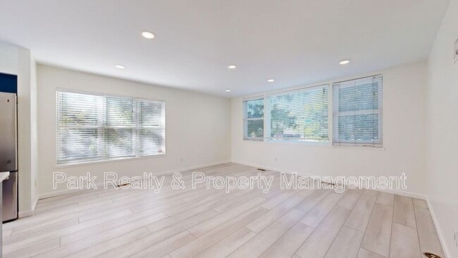 Building Photo - 1300 Garfield St