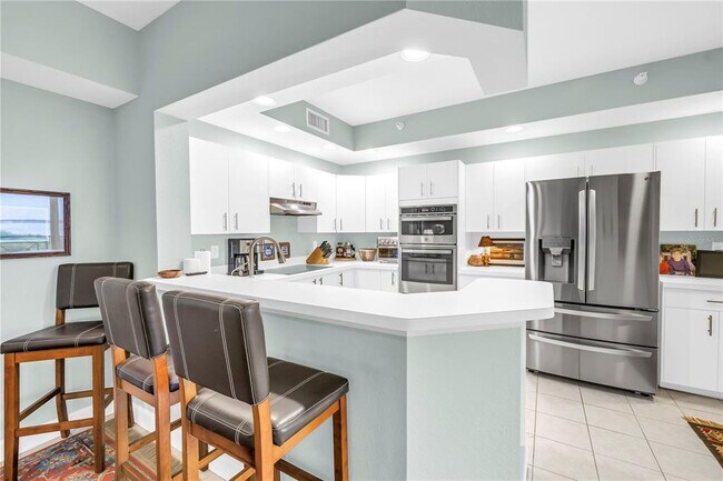 Building Photo - 4801 Osprey Dr S