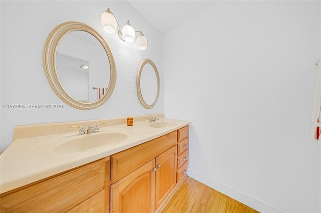 Building Photo - 1825 S Ocean Dr