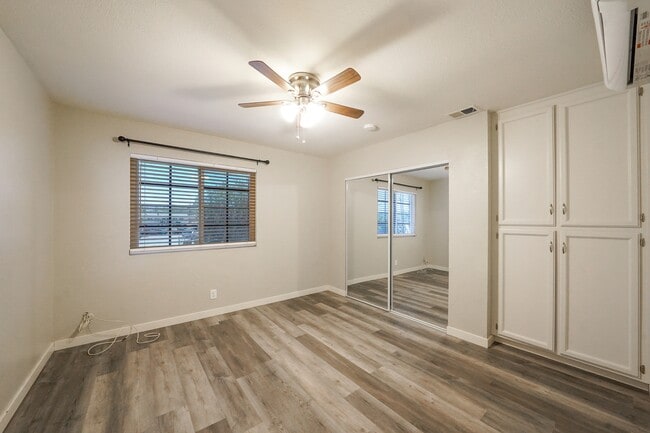 Building Photo - 808 B St