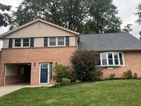 Building Photo - 290 Folkstone Way