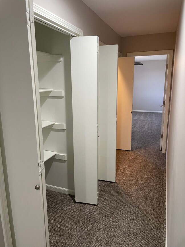 Building Photo - 5617-5623 NW 66th Terrace