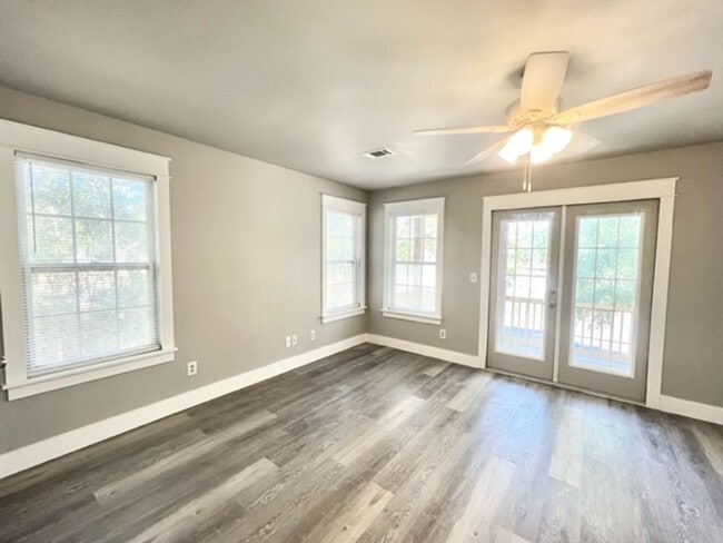 Building Photo - 140 Hickory Lp Dr
