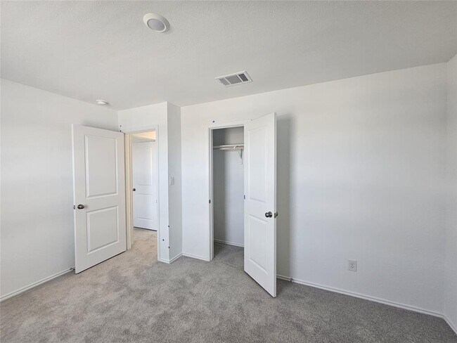 Building Photo - 2308 Blizzard Dr