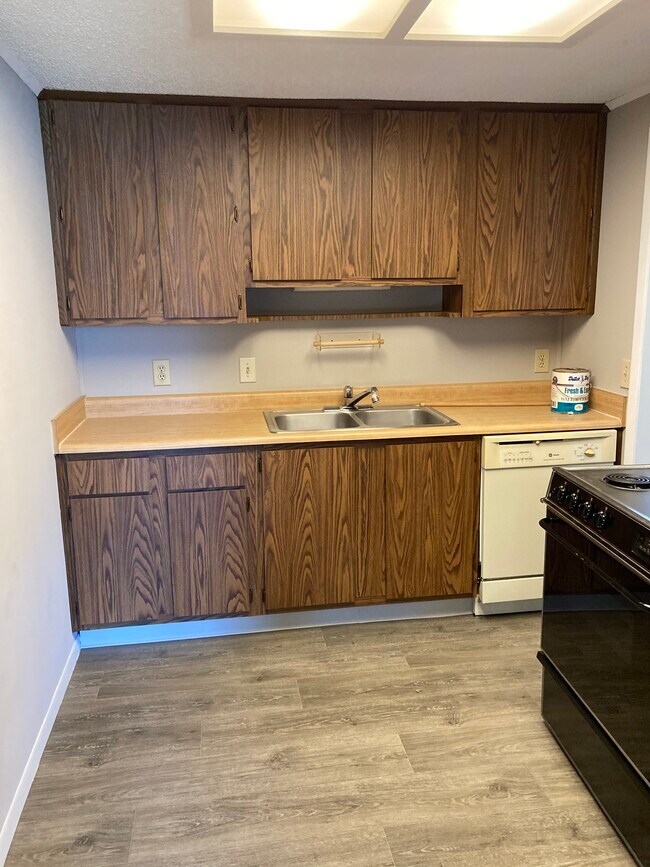Building Photo - 5097 Castlewood Way