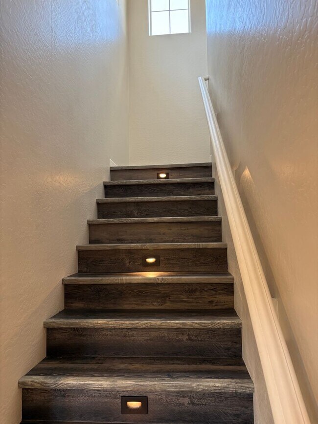 Building Photo - Furnished, 1-Year Long-Term Rental