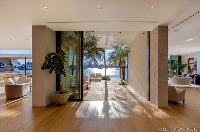 Building Photo - 428 S Hibiscus Dr