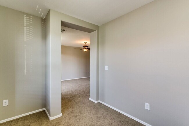 Building Photo - 860 S Adam Way