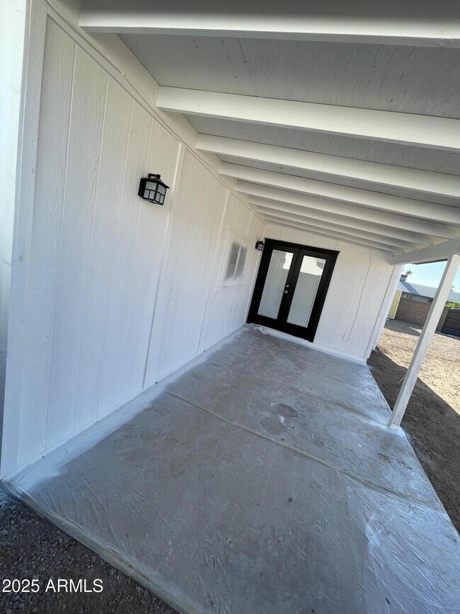 Building Photo - 10421 W Puget Ave