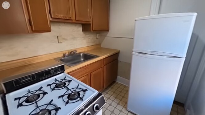 Building Photo - 180 Pleasant St