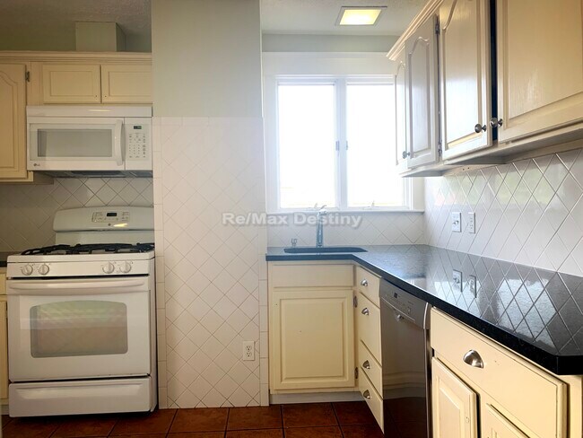 Building Photo - 105 Eutaw St