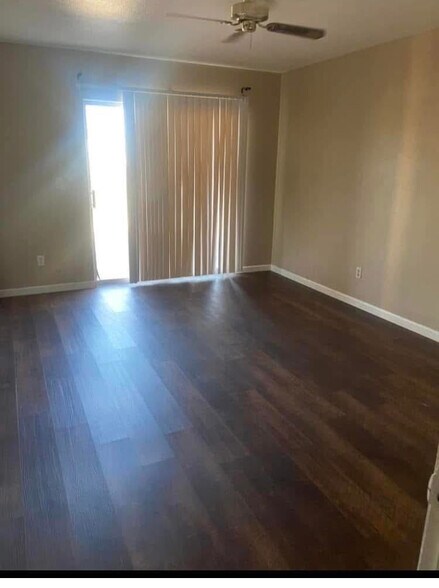 Building Photo - 928 N Pueblo Dr