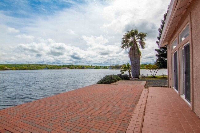 Building Photo - Lake California Home for Rent | Gated Community, Lake Access, Pool & Tennis Courts