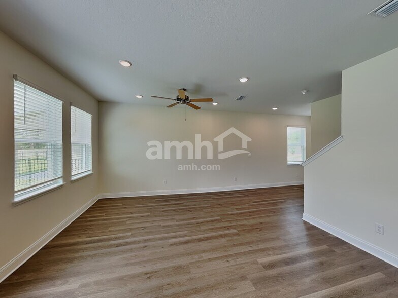 Building Photo - 5654 Oesterle Rd