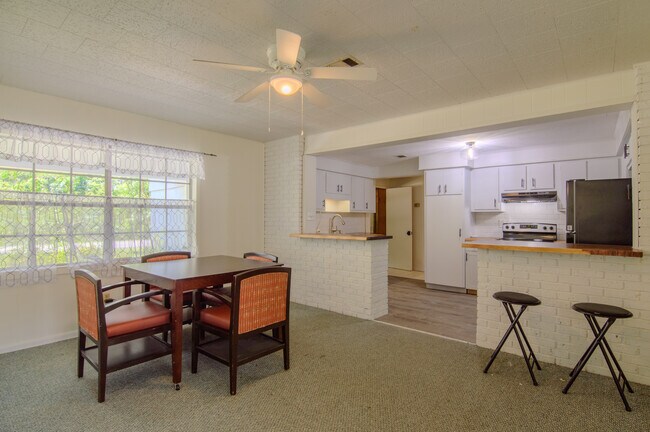 Dining - 508 NW 9th St