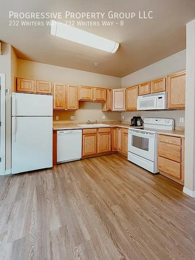 Building Photo - 1-Bedroom Townhome in Downtown Colorado Sp...