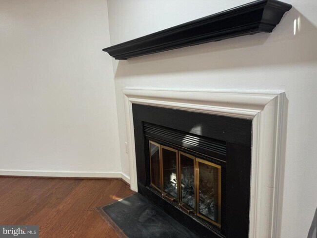 Building Photo - 9733 Hellingly Pl