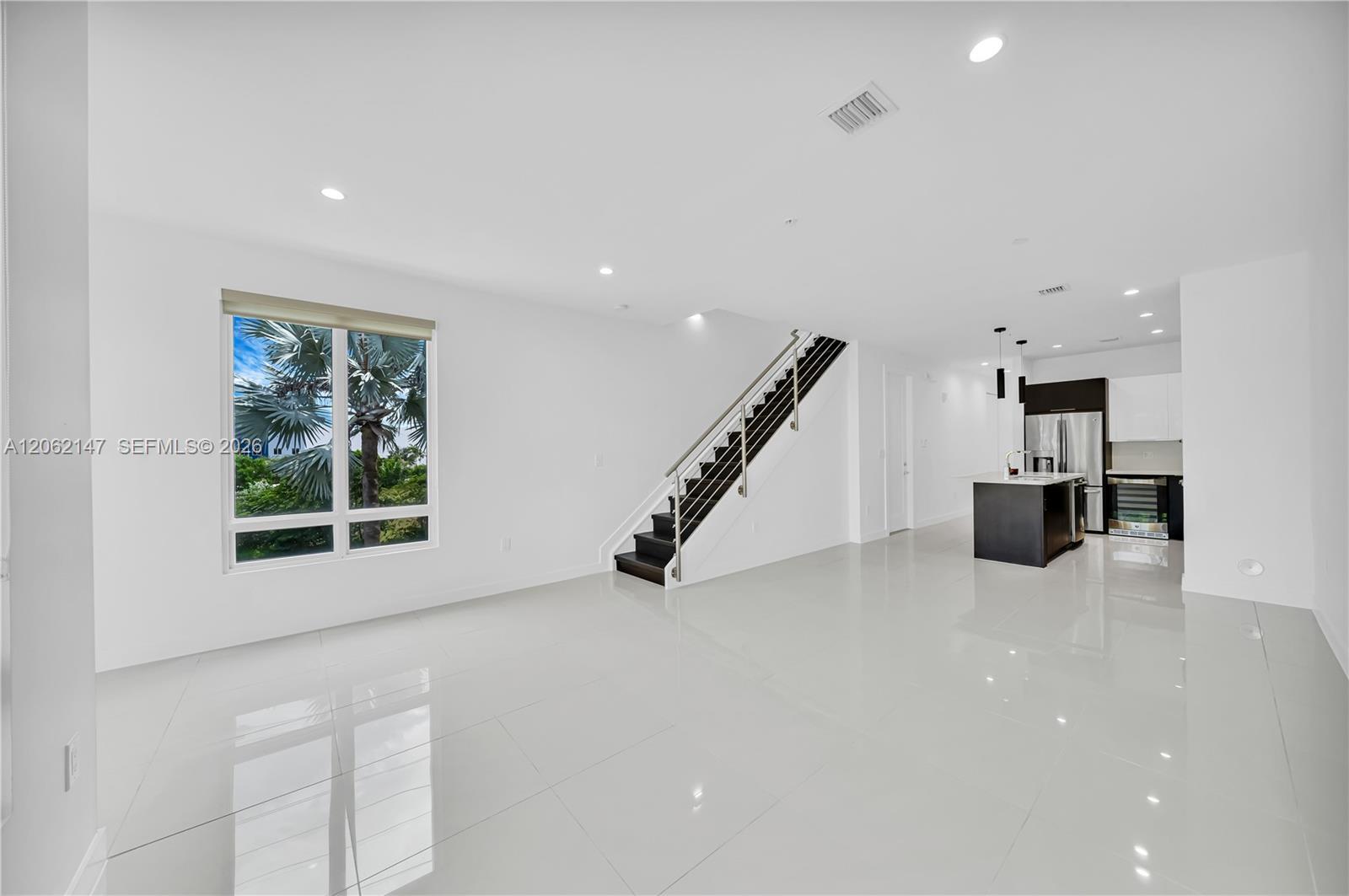 Building Photo - 6310 NW 103rd Pl