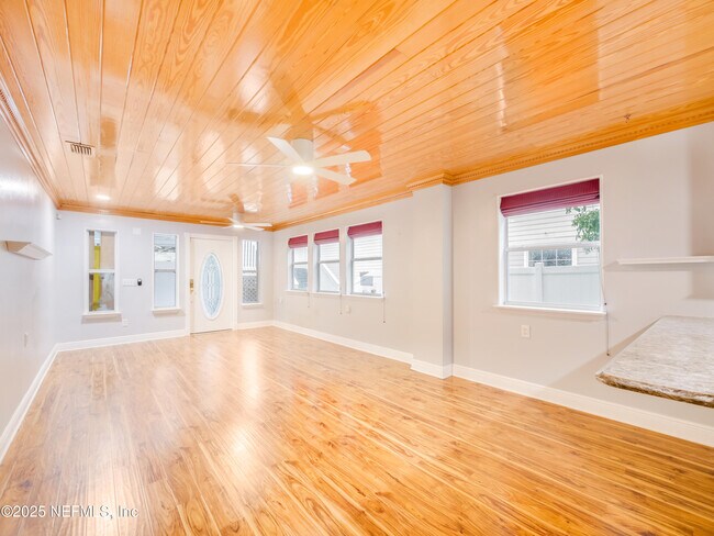 Building Photo - 6472 Putnam St