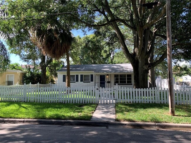 Building Photo - 3516 W San Pedro St