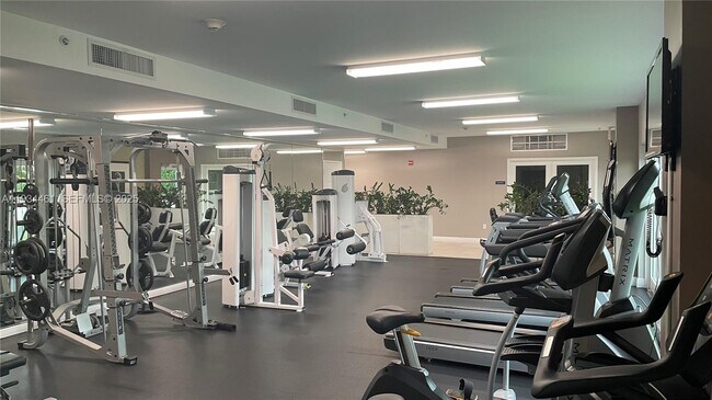 Building Photo - 3000 Coral Wy