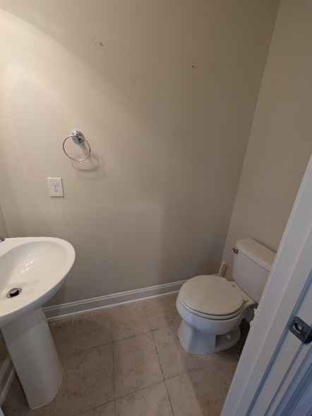 Building Photo - 9442 Canonbury Square