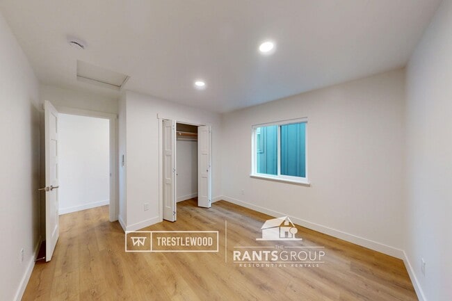 Building Photo - Easy I5 Access! 1 Bed ADU in Trestlewood!