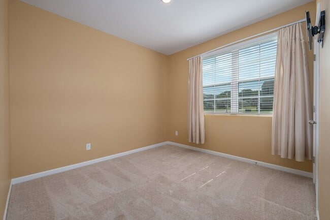 Building Photo - 700 Pintail Pointe