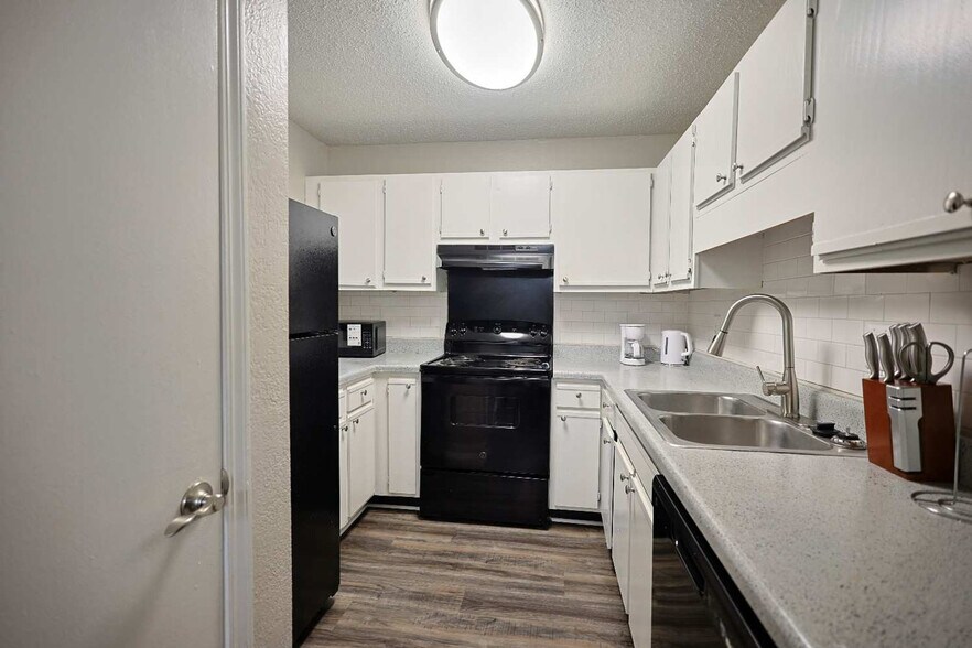 Building Photo - 50 Northtown Dr